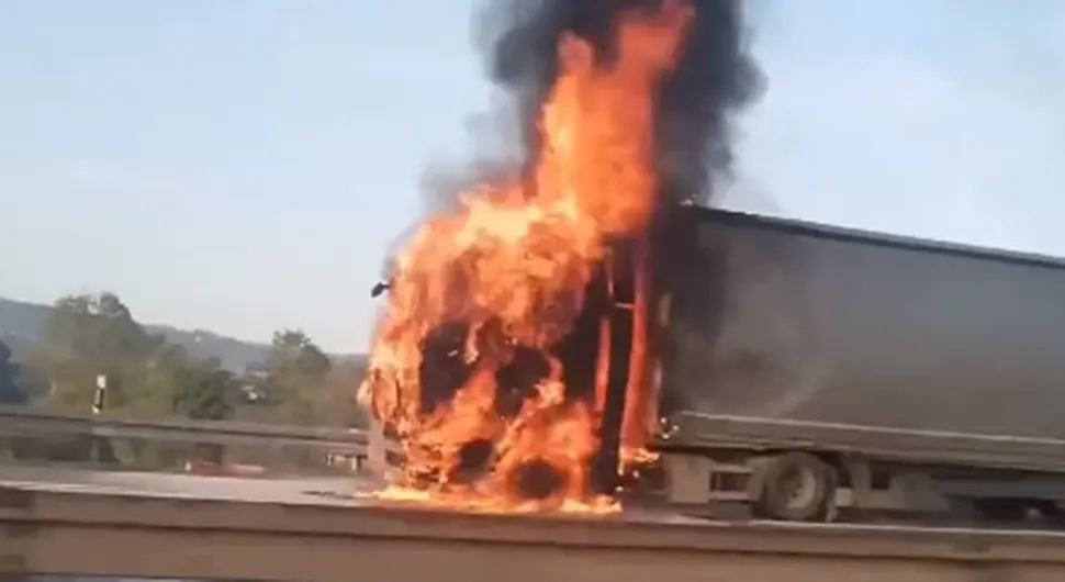 запалио се камион.webp
